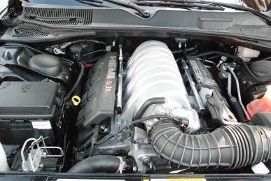 Dodge Challenger 6.1 l Hemi Motor mit 431 PS und 569 Nm